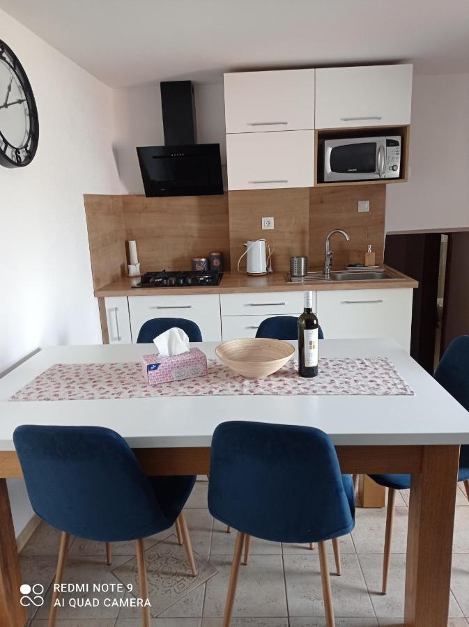 Apartman Julrich Vrbov Exteriér fotografie