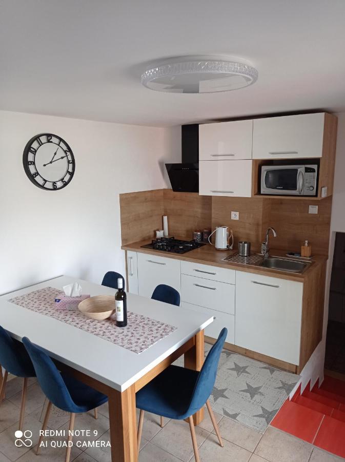 Apartman Julrich Vrbov Exteriér fotografie