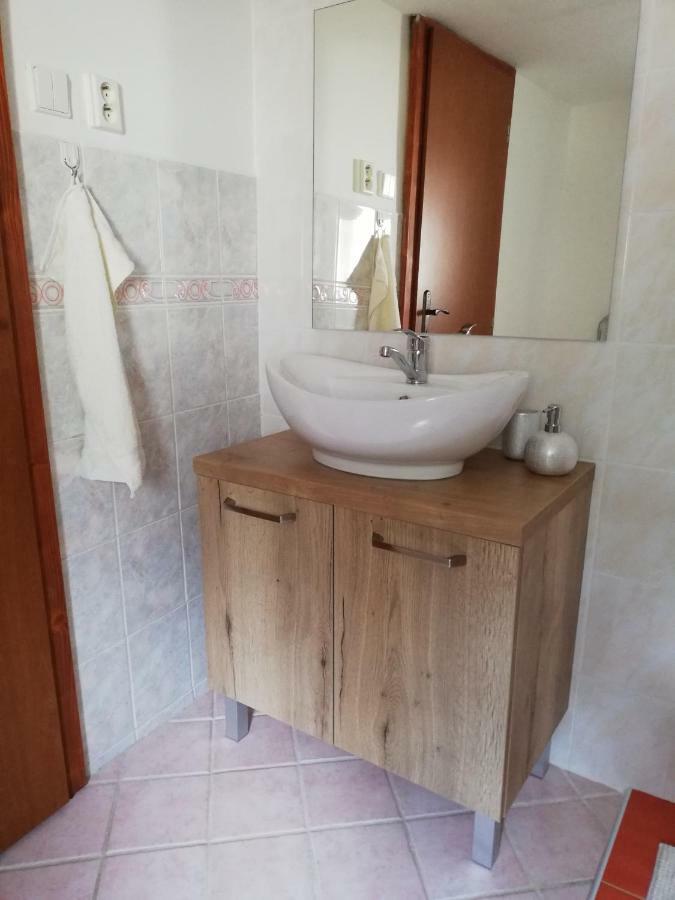 Apartman Julrich Vrbov Exteriér fotografie