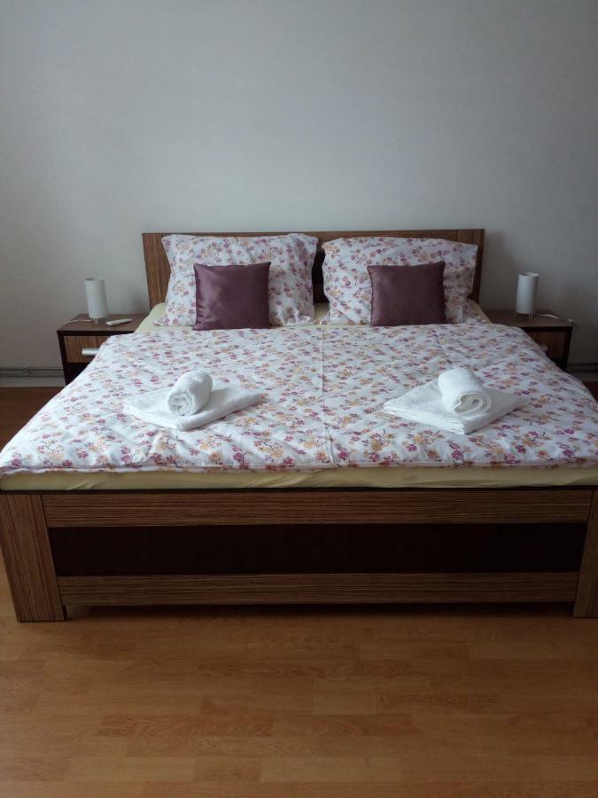 Apartman Julrich Vrbov Exteriér fotografie